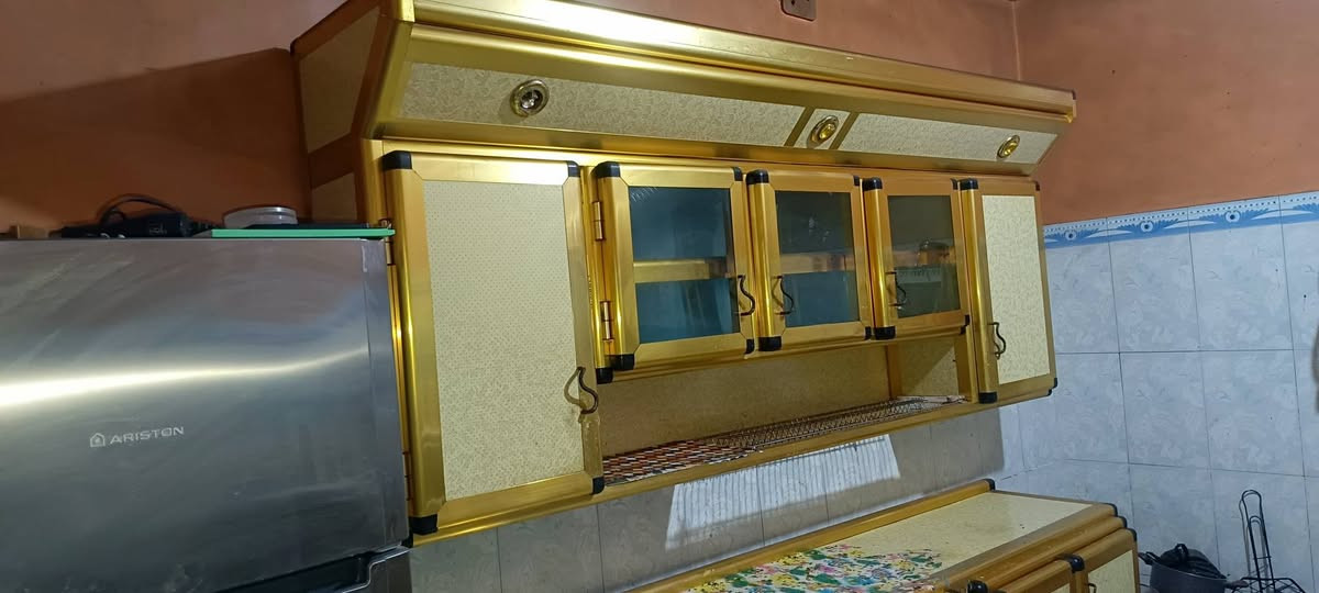 السلام عليكم كاونتر نظيف مع طباخ شغال مع اوڤن بدون نقص للبيع الاستفسار ***********
