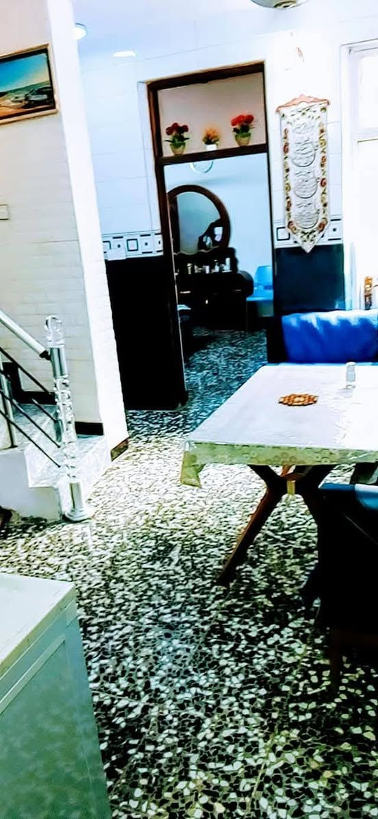 بيت للبيع المساحه 100م واجها 7و نزال 14و نص طابو زراعي صرف سند 25 طابقين بناء حديث يحتوي الطابق الاول غرفه نوم و صاله و استقبال و مطبخ حار و بارد و حمام و يحتوي الطابق الثاني على غرف نوم عدد2و حمام و صاله المكان بغداد الزعفرانيه دور الصحه الثانيه للاستفسار عن السعر الاتصال على الرقم
رقم صاحب الدار ***********
