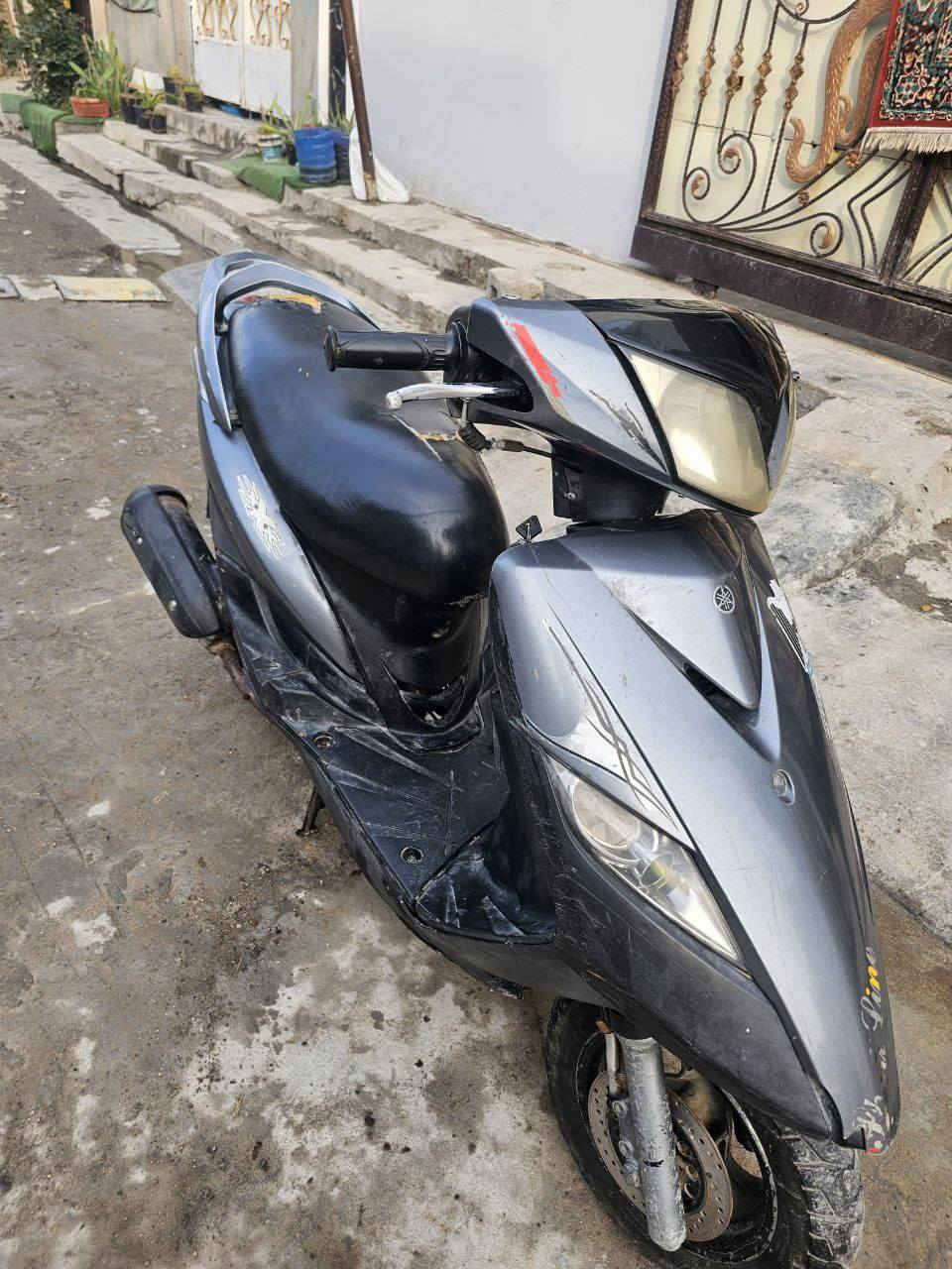 دراجه ماكس ثعلب 140
دراجه جبتها قبل شهرين على كد دوام كلية غراضها جديدة باتري جديد تايرات جدد 
الدراجه كهربائياتهة كلهة مضبوطه وشغاله من حيث الاشاير والشحن 
نقوصاتهة بس كيج السرعه ميشتغل وفج البريك الامامي خربطة بالكابريتر محتاجله فقط تنظيف
سبب البيعة احتاجيت قسط للدوام واضطريت ابيعهة 
مكاني بغداد- بياع -تقاطع درويش معالف 
الرقم ***********
متواجد خاص لليحب يستفسر عليهة بعد
