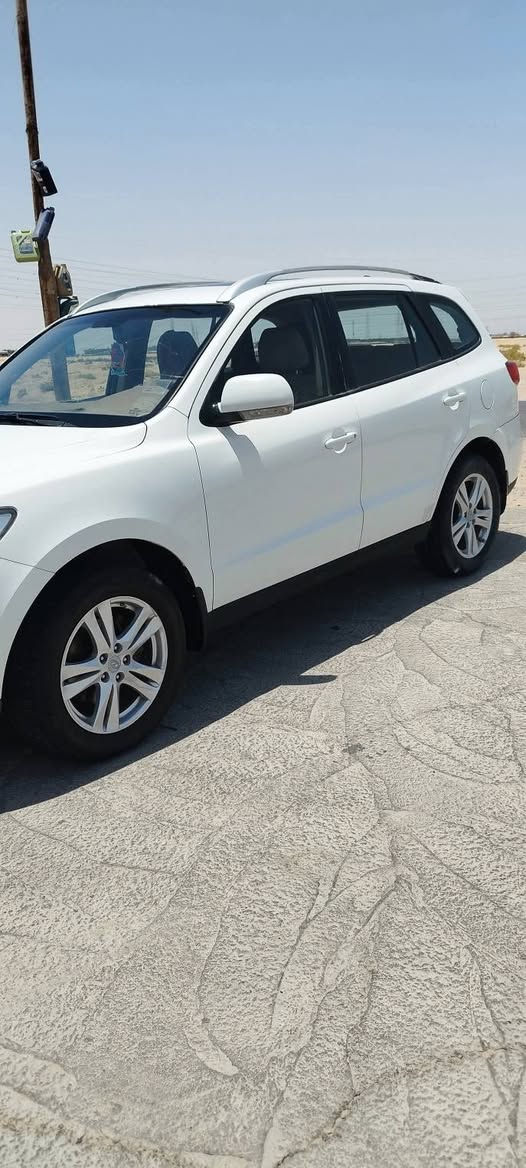 سنتافيه موديل 2011  بصرة  باسمي تحويل مباشر السنوية الى 2027
مكفولة بس بيه ضربة بالجاملغ عالبارد وبيه رشات خفيفه اثر شخوط

 4 سلندر المحرك 2400 مبدل جديد قبل شهر و مكفوله گير والمحرك جديد 

سبعة راكب 

وتبريد شغال ثلاث قطع 

سيارة نظيفه على ايدي 

السعر 142 وبيه مجال للشراي

الرقم ***********
