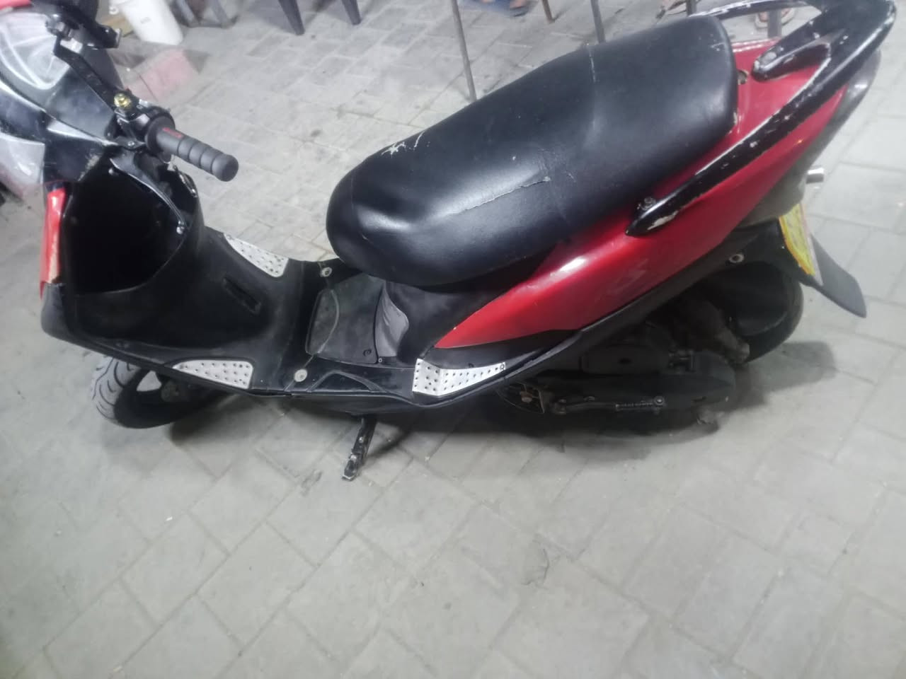 سلام عليكم دراجه ماكس عدله كفر بلادي ختم واحد كهرباءيات كله شغاله من اي شي مكفوله تجي دكلب سلف هندر شغاله وخير من الله شاير لايت شغاله لعنوان بغداد مدينه صدر رقم لهاتف ***********تواصل سعر خاص
