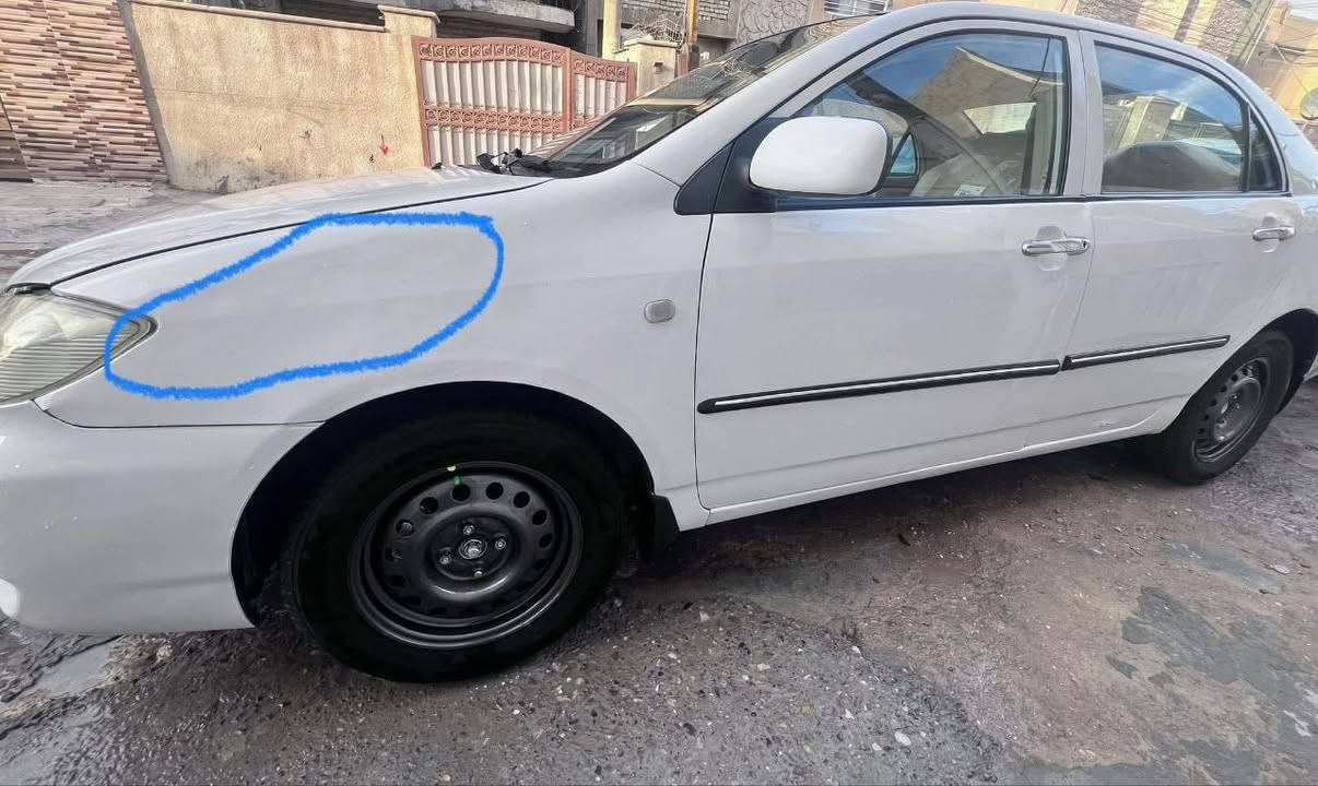 السلام عليكم 
بي واي دي F3

(كير عاااادي )

موديل ٢٠١١ بسمي رقم بغداد الجديد سنوية جديدة 
مكينة ١٦٠٠ لانسر بلادي 
محرك وكير وتبريد وتدفئة + كهربائيات كله شغال
صدر امامي خلفي كله تمام 
تخم تاير 
فتحة سلايد 
داخل لونين 
شاشة وكامرا 
بيهة صبغ اثر طخات بسيطة مأشر بلصور 

السعر ٥٨ وبيهة مجال 
مكاني بغداد زيونة قرب جامغ الغدير 
او الدورة حي الصحة 

رقمي ‭٠٧٧٣ ١٢٨ ٣٥١٨‬
