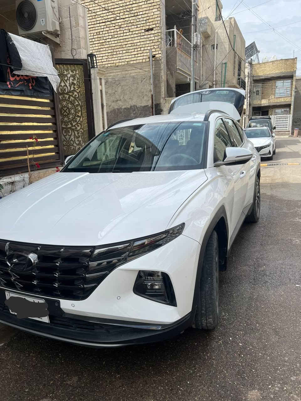 السلام عليكم توسان خليجي 23 مرقم بغداد بصمة/بصمه أبواب كشنات كهرباء شاشه كامره حساس خلفي امامي سايد بريك بصمه ماشية 40 الف كيلو سيارة مكفولة من الصبغ والبارد فقط رصعه بسيطة بالجاملغ الايمن والايسر السعر 200 مكان السيارة بغداد حي الجهاد ***********
