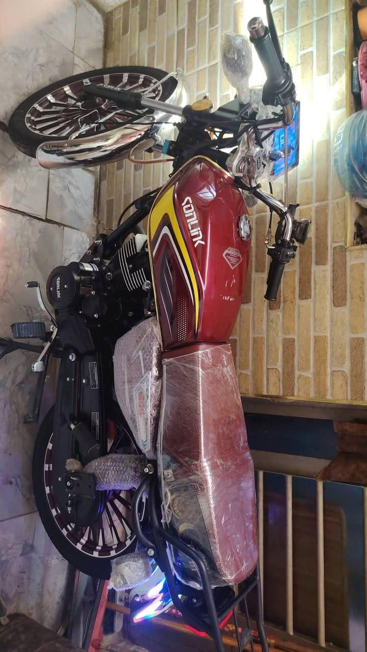 السلام عليكم دراجة إيراني للبيع موديل2025 دراجه جديده مستعمله قليل زيرو مكفوله كفاله عامه من كََلشي الدراجه مستخدمه أقل من اسبوع دراجه جديده
تشغيل عن بعد
عدد بصمه 2
ماشيه 1000
مكاني بغداد الكريعات *********** متواجد واتساب السعر خاص رجا لمو شراي لايتصل
