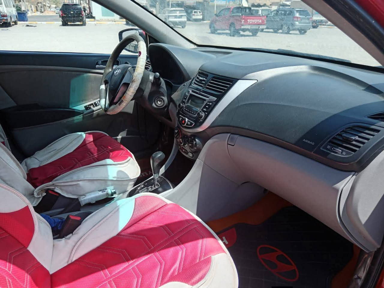 السلام عليكم اكسنت موديل ٢٠١٧ محرك كير مكفول وارد امريكي معروضه ٨٠ وترهم مراوس وهاذه رقم ***********
