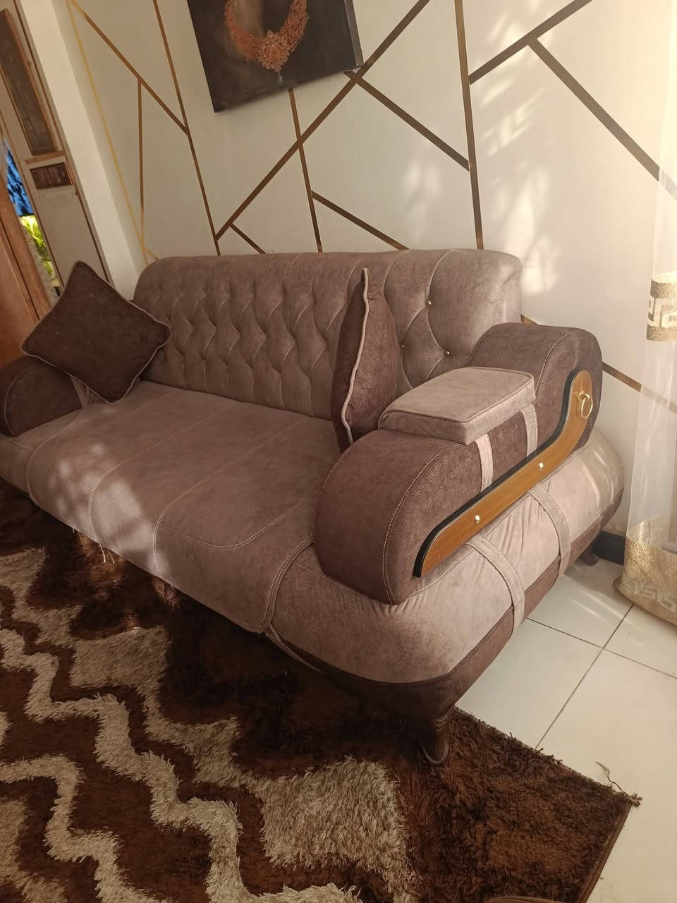 عندي تخم عشره مقعد كلش نضيف وتكمه وسعره 400قفل لأن اضوج من العمله اليعجبه يراسلني على رقم ***********
