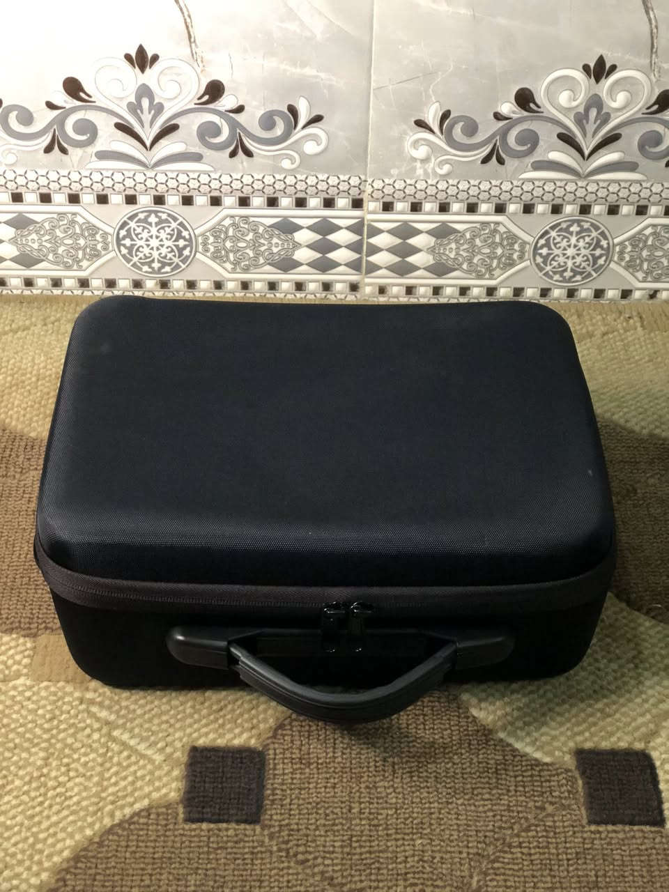 سلام عليكم جنطة درون نيون توصيل ***********
