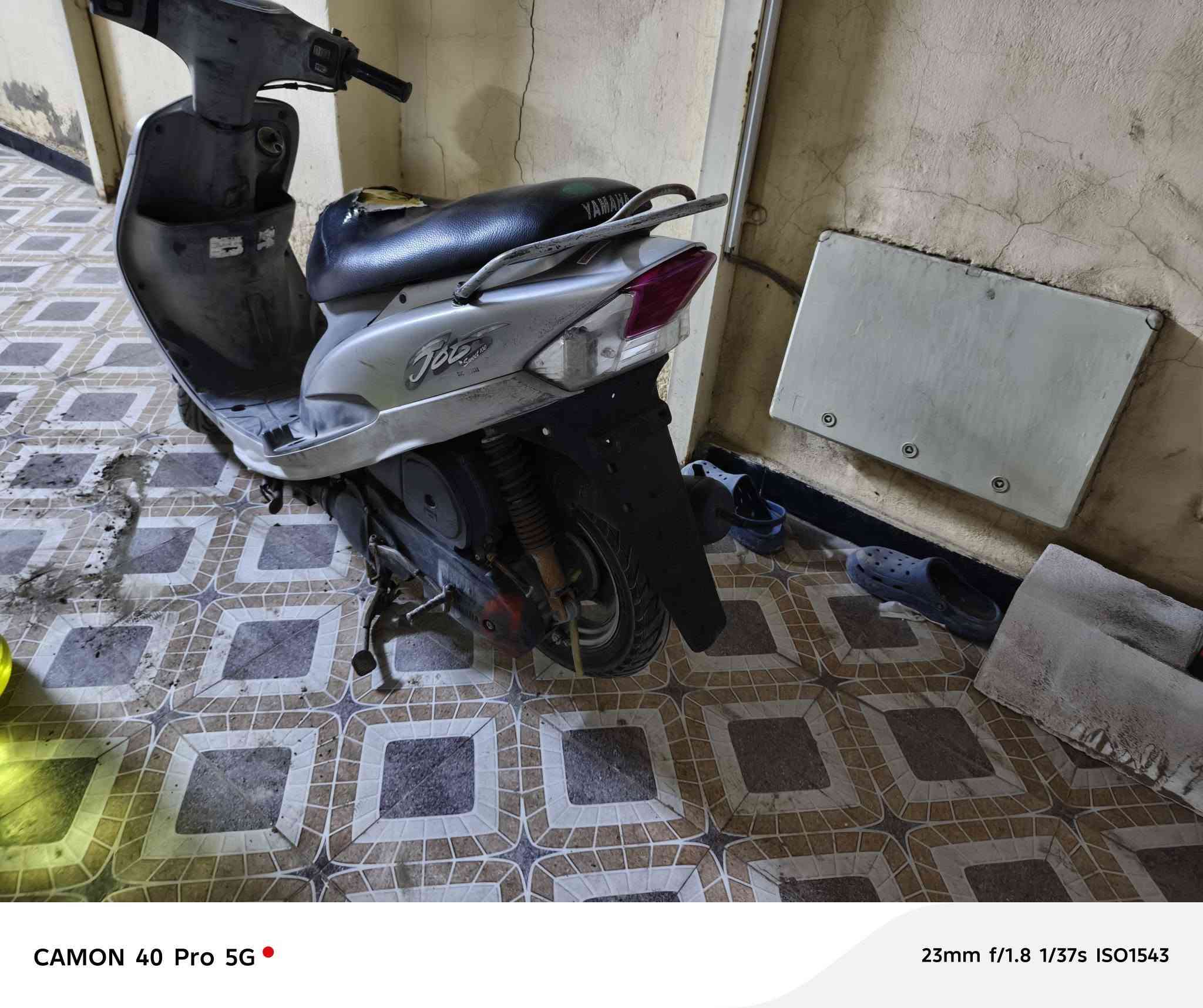 دراجه مكفوله مكاتبه باسمي المكينة ما مفتوحه الشراي بخدمته السعر ٦٠٠المكان ديوانية ال حمد. ***********هـ الدراجة باله
