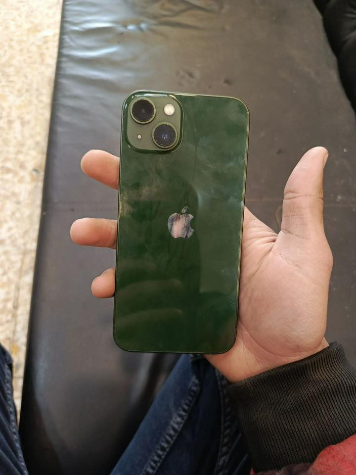 ايفون 13 عادي نضافه فول نورمال.           بطاريه 95 ايكلود شغال .  *********** للتواصل
