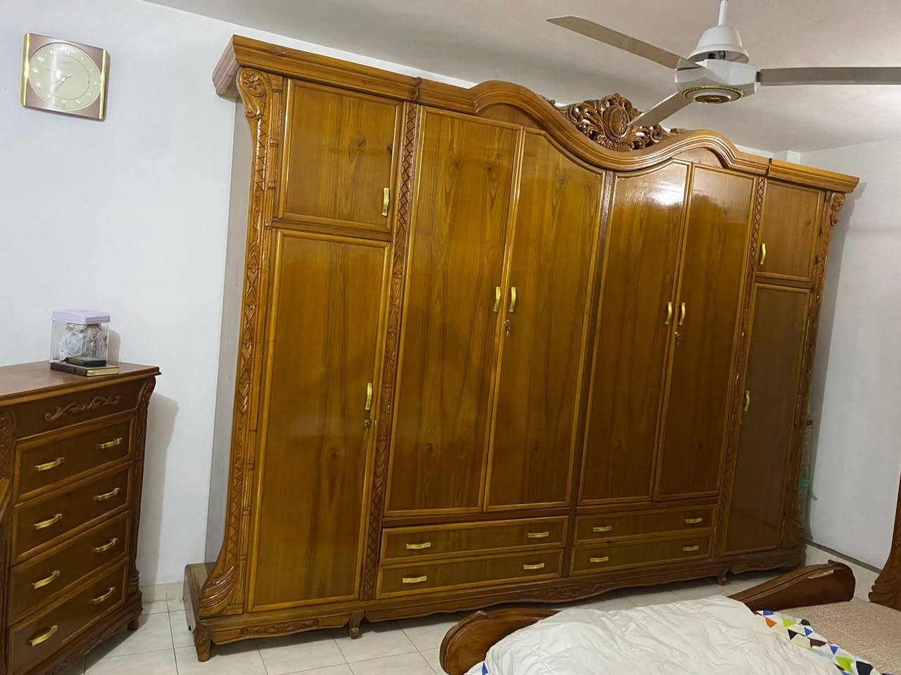 سلام عليكم ورحمة الله
غرفة نوم صاج عراقي  شغل الصالحية.
نظافة 99% كما مبيين في الصور.
رايدها بمليون و900
لتواصل ***********
بغداد/ بغداد الجديدة/ حي الامين الثانية
