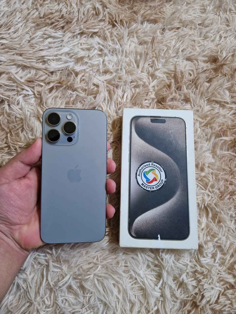 للبيع ايفون 15 برو ماكس ذاكرة 256 بطارية 89 جهاز ماستر لووك حييل نظيف مامفتوح فقط بي نقطه سوده صغيره بالشاشة بس ضمان ماعليها اي شي سعره 700 الف وبي مجال


**إذا كنت صاحب هذا الإعلان وتريد حذفه لأي سبب، رجاءا أرسل رسالة إلى الدعم الفني**