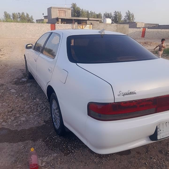 كرستا للبيع موديل١٩٩٣ مكفول كفاله عامه من عيب شرعي كير مكينه حداديه وتبريدثلج بسمي تحويل ثاني يوم رقم سياره واسط العنوان واسط مبايل***********
