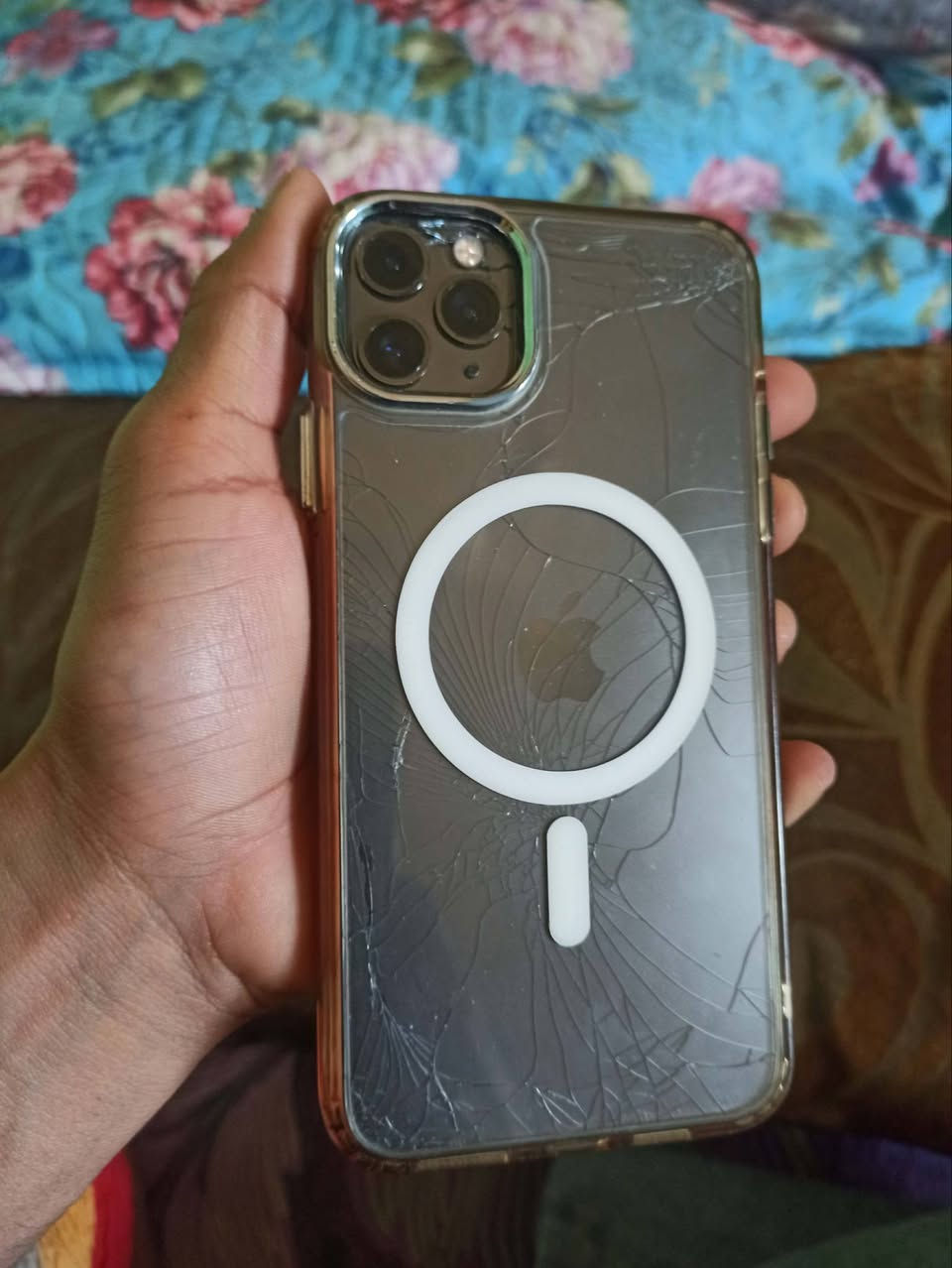 سلام عليكم ايفون 11 برو ماكس
مبدل شاشه اصليه ثلث خيارات وضهر مفطر 
ذاكره 256 
للبيع السعر 250 وبي مجال 
مكاني الحمزه الشرقي


**إذا كنت صاحب هذا الإعلان وتريد حذفه لأي سبب، رجاءا أرسل رسالة إلى الدعم الفني**