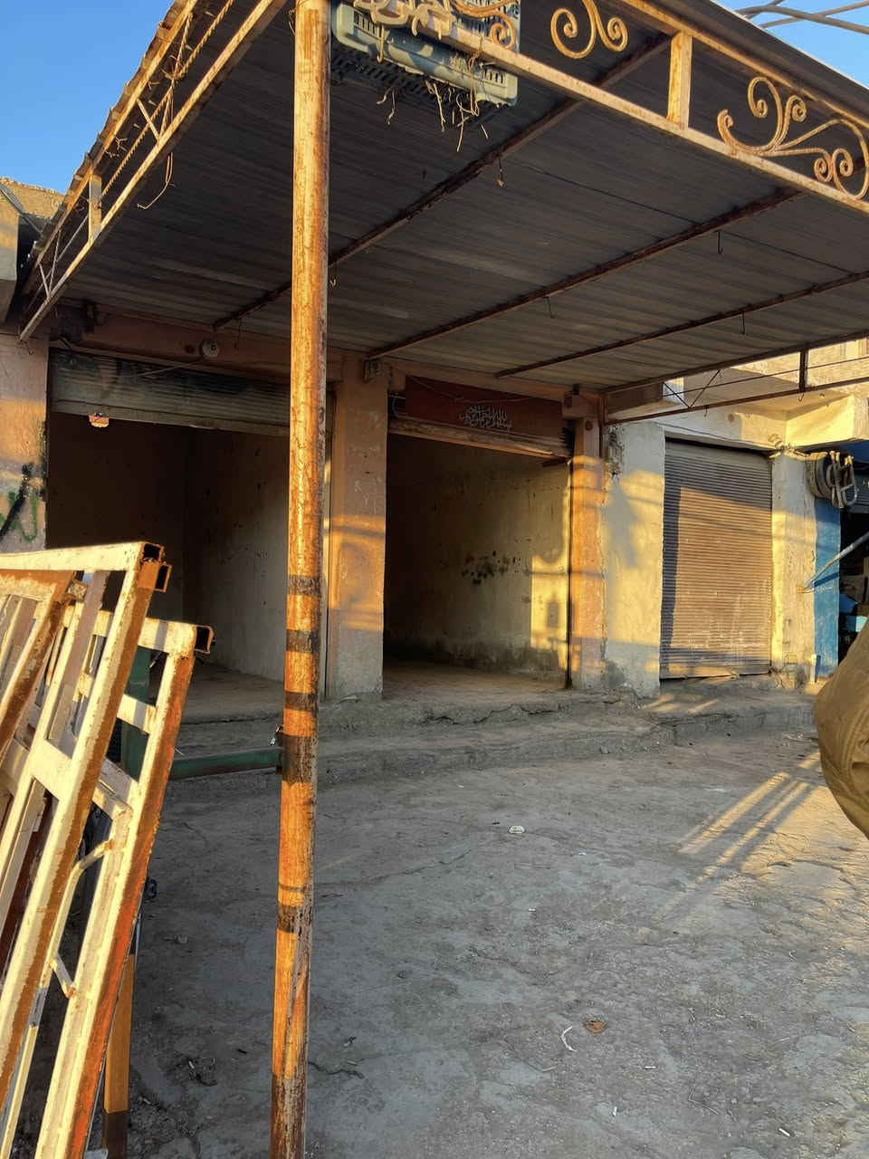 سقيفه 4 + 4سعره مناسب تصل ودلل ***********
