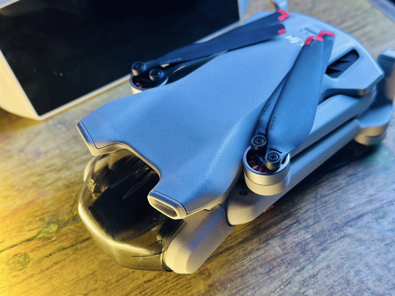 درون dji mini 3 combo للبيع كامل ملحقات مكان ناصريه قلعه سكر ***********
