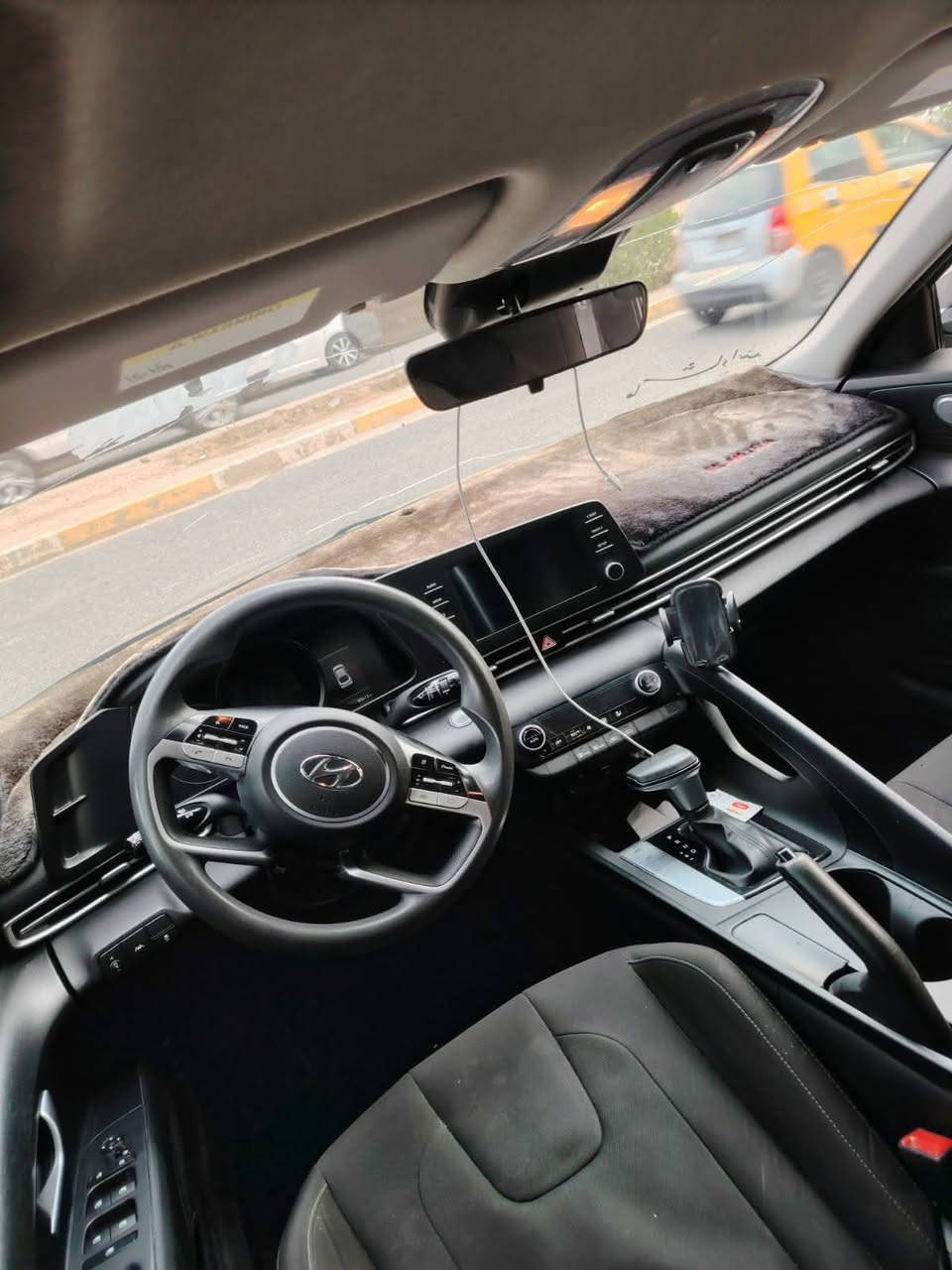 للبيع موديل 2023 رقم
*********** موصل 
سعر 153 قفل 
بيه قطعين و ملاحضات بسيطه 
تواير شتريت 4 
وباتري
