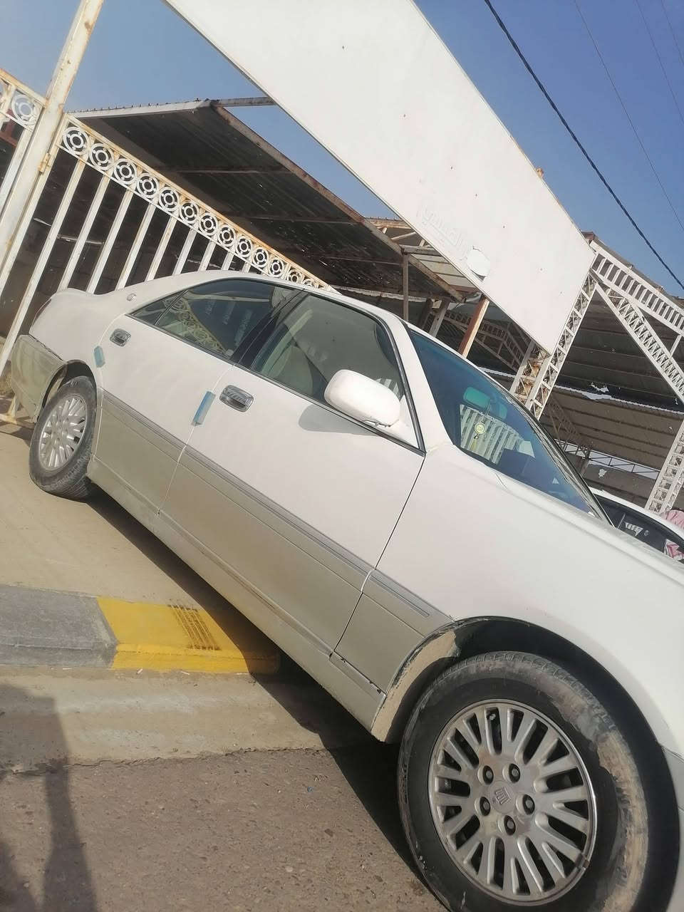 ملكة كص للبيع محرك ففتي
كير ومحرك شرط
مسجل سماعات دمام فول
تبريد وتدفئه
صدر فول
سياره خير من الله ما ناقصها شي بس تركب
رايدها ب35 وبيها مجال حك الجيه
مكاني صلاح الدين بيجي
رقمي ***********
