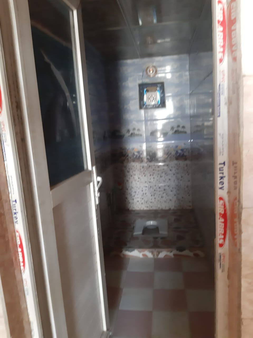 دار للاجار بحي النداء 100 متر يتكون من غرفه وصاله وستقبال ومطبخ وصحيات عدد 2 يم المدرسه الصينيه اجا،  250 مال شهرين ماء وكهرباء
على صاحب الدار ويوجد برج نت تدفع نصف المبلغ التواصل *********** وتساب
