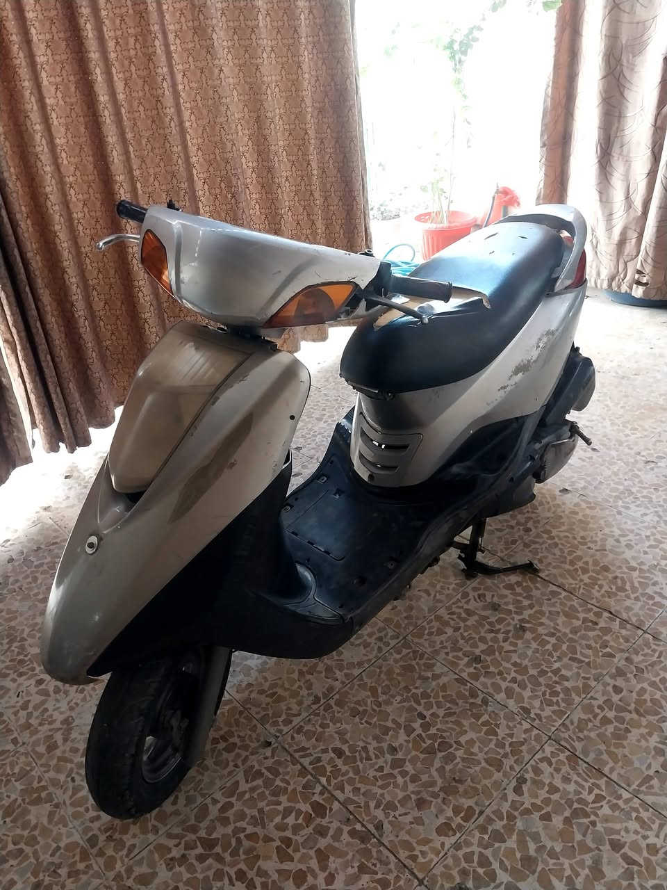 دراجه ابريز كفرات كله اصليه كابريته اصليه كهربائيات كله شغاله  فشكته ابلاديه دبلات جدد السعر ٣٢٥ مكاني حريه رقمي ***********
