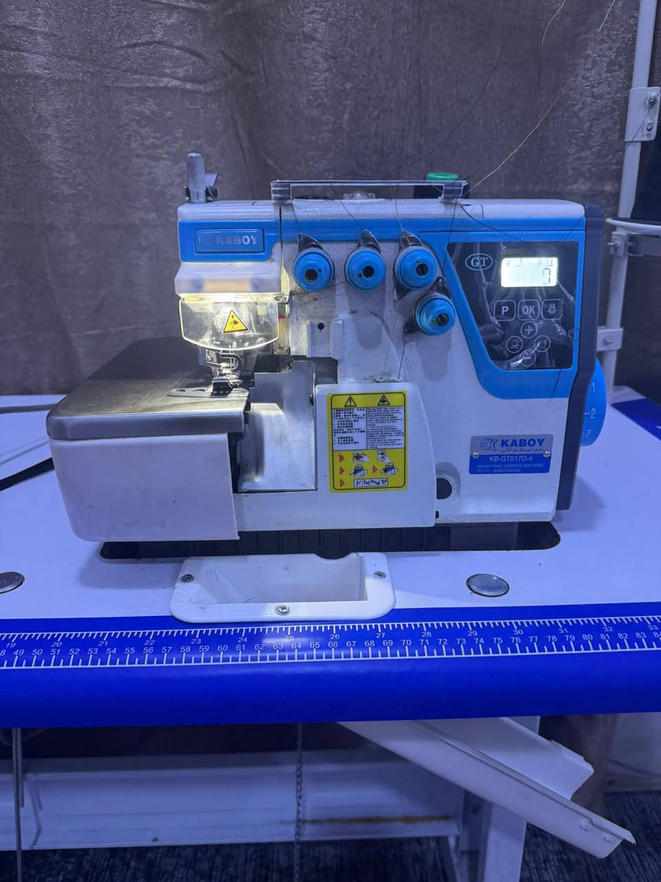 مكينة اوفر صناعيه ماركة كابوي
اوفرلوك 4خيط
لوحة تحكم رقميه
نعمل على جميع الاقمشه
خياطه ناعمه وسريعه
مع طاولتها الاصليه
بيها موفر طاقه
مكاني زبونه الغدير
للتواصل ***********
