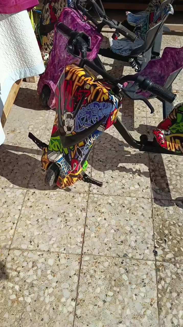 للبيع اسكوتر العدد اربعه شرط الشغل بلوتوث نشره هورن الاستفسار على الرقم *********** العنوان البصره حي الاحرار قرب محكمة المعقل شارع بغداد
