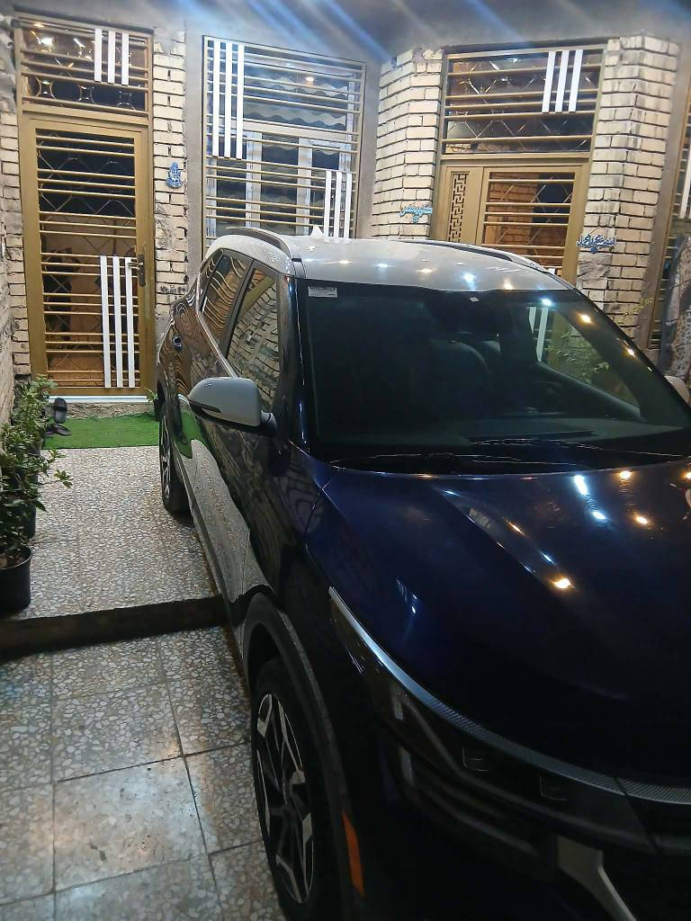 2024للبيع كيا سيليتوس موديل 2024
وارد امريكي رقم بغداد بأسمي تحويل ثاني يوم

ملاحظه . السياره تمتاز بمواصفات LX

المواصفات الاعتياديه 
• تشغيل سويج شخاطة عدد ٢
• اوتو ستارت

• رادار امامي للتوقف الذاتي

• تثبيت مسار

• شاشه كبيره متصله مع الداشبول تدعم جميع البرامج

• حساسات محيطيه

• اوامر صوتيه

• مثبت سرعه

• ايرباكات محيطيه

• لايت ايل اي دي بالشباك

• لايت عدسه وزنون هايلوجين

• ويل كاب تيتانيوم

• بك لايت ال اي دي متصل

• حساس ضغط الاطار

• مانع انزلاق

• تبريد قطعتين 

• منافذ شحن خلفيه

• ثلاث وضعيات قياده وثلاث

• السيارة فور ويل دفع رباعي

• مانع انزلاق بالطرق الجليدية

• محرك سعة 2000 سيسي دوش اقتصادي

الشاشه والعدادات  تكون متصله بشكل ديناميكي انيق جدا بالاضافه الى شاشه داشبول ليزىيه  شبيه الى حد ما بشاشه التوسان

 منظومه الصوت والراديو بشكل منفرد

 سستم صوت نقي
امبدل بابين
السعر 137وبيه مجال بدون رقم
***********
‏‪0790 215 9631‬‏ بغداد, العراق
