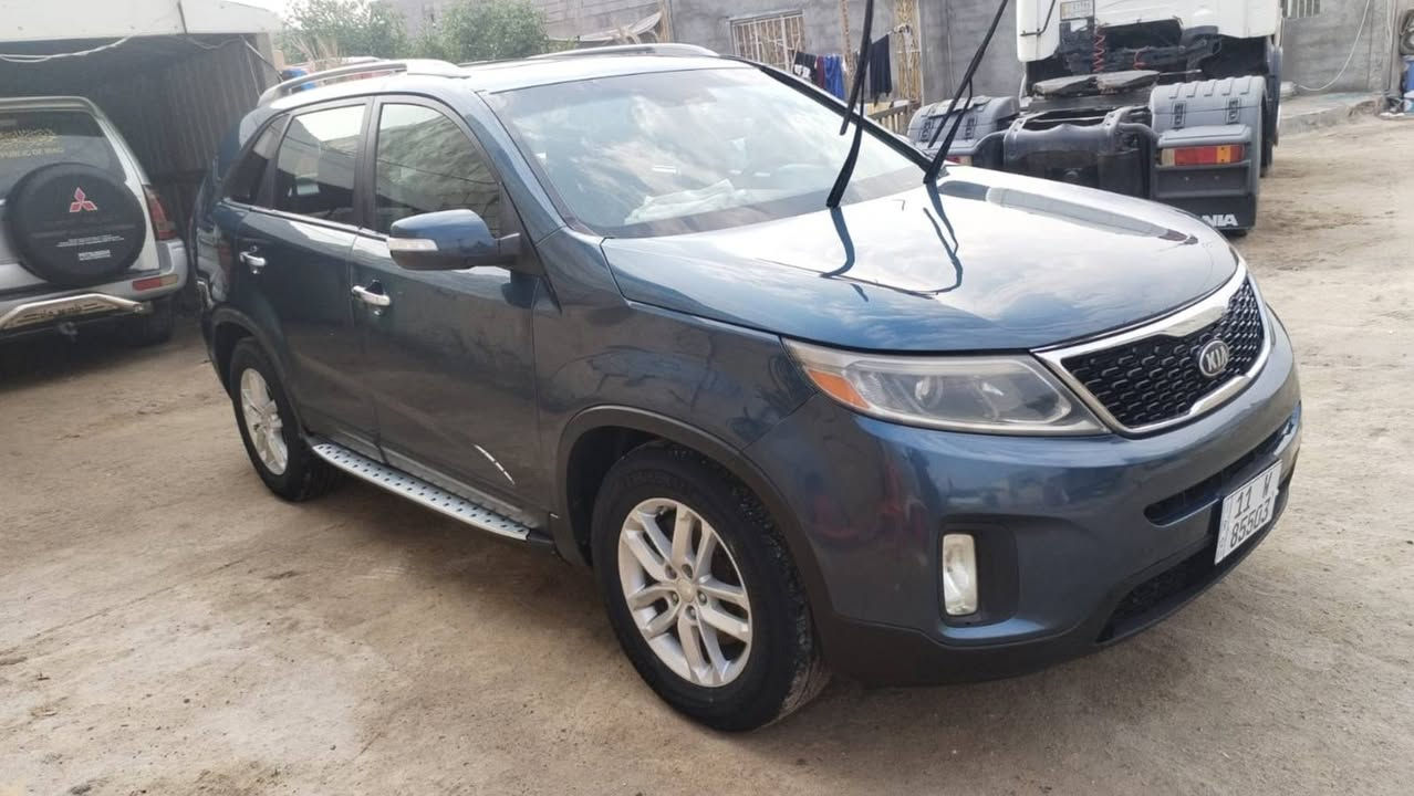 سلام عليكم سورنتو مديل/ 2014/وارد أمريكي /7راكب/4سلندر/ سياره جديده /تخم تاير/ حداديه جديده/سياره فول موصفات /دفع رباعي/ منضومه زنون/  رقم بغداد بسمي أرقام انكليزي / هاي صوره ضرر في امريكه / بيه 3 قطع صبغ جمالي بدون ضربه/عنوان البصره منطقت الهارثه/***********/ السعر 130 /وبيه مجال لطيبين /
