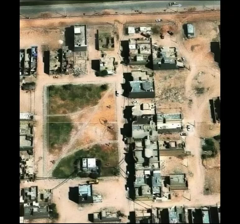 بيت  100 م طابقين حي الاسكان العسكري بناء 2018 نظيف صب مسلح طابقين 3 غرف نوم موقع  مميز مثل ماموضح بالفيديو 
البيت سعره 115 جداً مناسب بالنسبه للموقع  يرهم سكن او استثمار (ايجار)  تفاصيل اكثر اتصل
‭0771 806 9293‬ 
‭0783 896 7885‬
