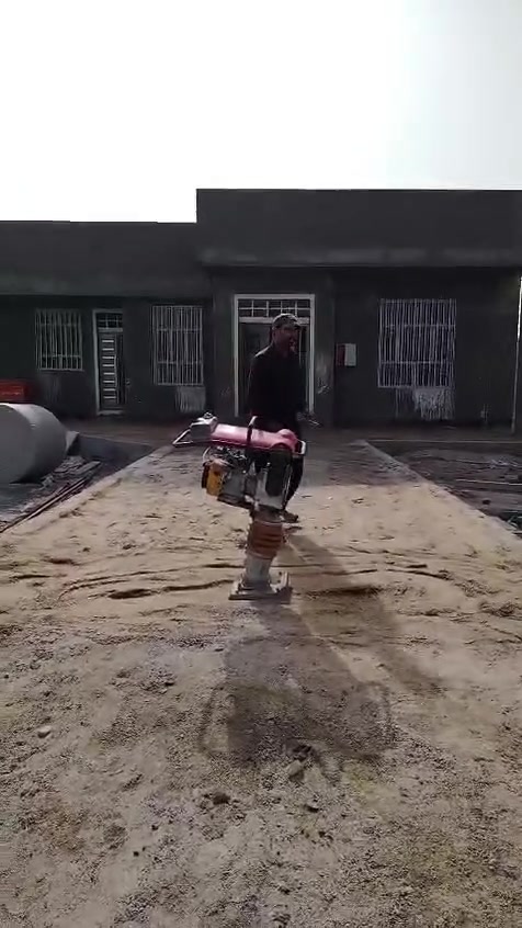 #متفرّغ حاليا سلام عليكم جزء من أعمالنا في قضاء المدينه
(1)حفر خزينه وبناء ونجارة وصبهاا عمل كامل 
(2) تزفيت سطح وفلانكوت تزفيت سطح لباد 
(3) تزفيت قاعده حار وبارد تزفيت بتلوو تزفيت حمامات خاسف 
(4)صبت نضافه كراج صبت نضافه مشاي صبت سطح عكاده
(5) تصعيد مؤاد يدوي حفر يدوي 
(6) كوبلن قاعده لبخ قاعده 
(7)تفليش سياج تفليش سيراميك 
(8)فرش لبيت سبيس وحدل 
(9) تنضيف لبيت من النقاظ ودكه 
(10)حفر صونده من بوري 
(11)تصعيد طابوك ع بتلوو 
والى آخره استفسار ***********واتساب موجود
