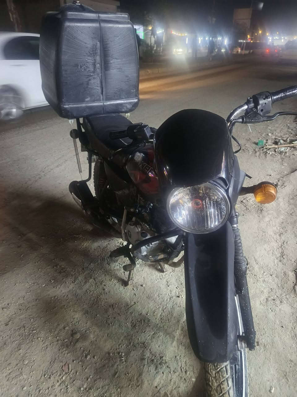 بوركسر 2022
دراجه نضيفه خير من الله 
رقم بغداد بسمي 
***********
مكاني سبع البور 
2250وبيه مجال
