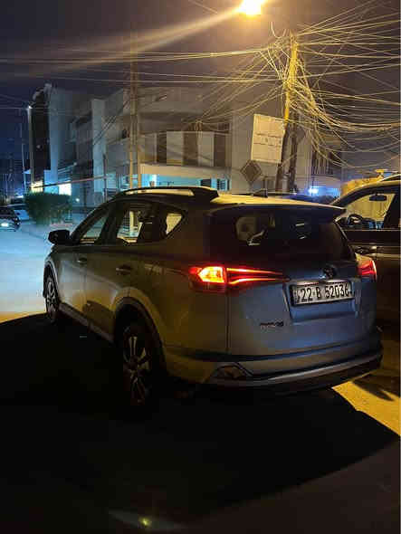 تيوتا راف فور 2017 رقم اربيل وارد امريكي حادثه سرقه جاملغين ودعاميه ولايتات شادين اصليه ومصبوغ بجمه ومن فحصته طلع بيه كلير امريكا قطعتين البيبان الاماميه السياره مكفوله من الحادث لغد شاصي مكفولات من الزلغ بدون ايرباك مكينته 2500 مكفوله من الفتح ومن كلشي كير مبدل دهن بالجديد وكذالك مكفول صدر امامي خلفي كارتون تخم تاير جديد رادار بلادي حجر موجود ماشيه 72 لايت زنون شادله نهار بلوجكتر زنون شادله بصمه تشتغل بصمه تفتح وتقفل كذالك مسويله تشغيل عن بعد تبريد ثلج نضم سبورت وايكو رادار امامي  سنويه لل2030 هزه جديده ارقام جدد بااسمي شرط التحويل سياره جاهزه من كلشي عارضه 153 وبيه مجال بسيط مكاني بغداد حي الجهاد *********** بغداد
