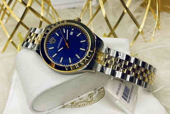 🙏🏻على بركة الله🙏🏻 
⌚️ساعة فرزاچي سويسري اصلي غنية عن التعريف⌚️ 

‏🎊Versace🎊

🟦 مينا ازرق 

🔋كوارتز 

‏date 📆

‏Swiss made🇨🇭 

‏  GMT 🌍

💡لامنوس ارقام وعقارب 

🦋بتر فلاي 

 📐 القطر ٤٢ 

 👌كامل ملحقات

🇮🇶توصيل كافة محافظات العرق 🇮🇶 

الحجز والاستفسار مراسلتنا على الصفحة  او على الموبايل  ***********  

ملاحظة / يتم فحص الساعة امام المندوب حصرا ونعتذر عن ارجاع الساعة بعد مغادرة المندوب 

 #ساعات #ساعاتي #فرزاتشي #المهندس_للساعات #ساعة #ساعات_فخمه #ساعات_رجاليه #ساعات_يد #ساعات_كشخه
