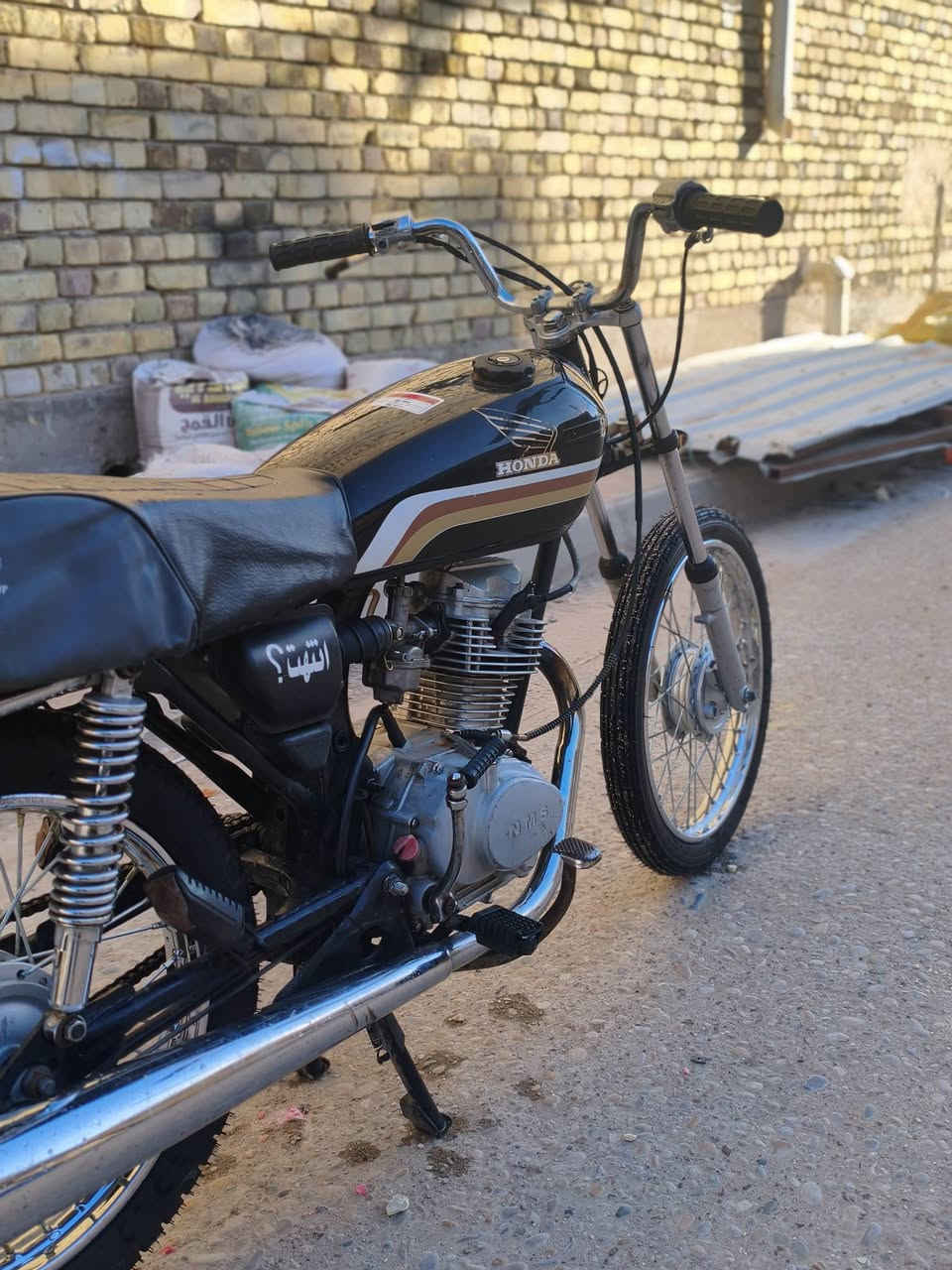 سلام عليكم دراجه للبيع حربي مكينه مال إيران نمس بدون الدراجه كله جديد وياله جدد صدر جديد دبلات وره جدد تواير جدد كله جديد ذبيتهه المكينه مفتوحه بس ولفات واذ مراوس بماكس منغولي او عدله  حربي بلاد ايشي اهمشي النضافه واذ بيع سعرها ب450 وبيهه مجال قليل مكاني صحففين فلكه القاضي 
رقمي ***********
