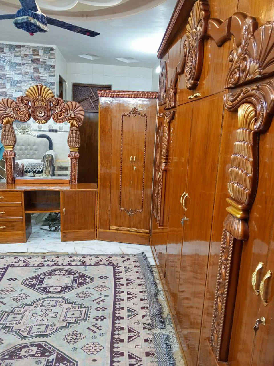 700غرفه ست ابواب صاج داخل وخارج تزكام نضيفه جدا  زاويه كنتوريه بغداد الحسينيه مال الراشديه وعندي توصيل ***********
