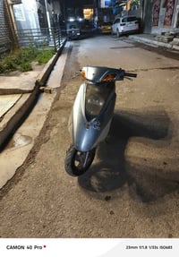 دراجه نظيفه شوفت عينك نقص بك لايت و عداد مكان بغداد الشعله سعره 450 و ...