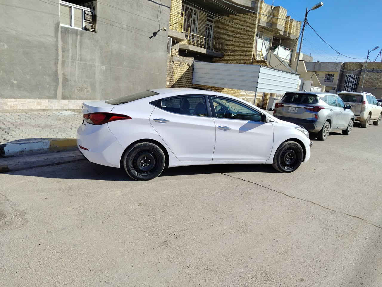 سلام عليكم الالنتره موديل 2015 خليجي فول موصفات السياره جاهزه من كلشي صار بيه شخط بحاملغ الخلفي والباب الوره ونصبغ عل كد شخط السياره مكينه كير خير من الله مكانه واسط باقي لتفاصيل ***********
