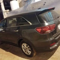 للبيع كيا سيرنتو 20 وارد امريكي، 6سلندر، لون حبري ضربتها جاملغ صف السا...