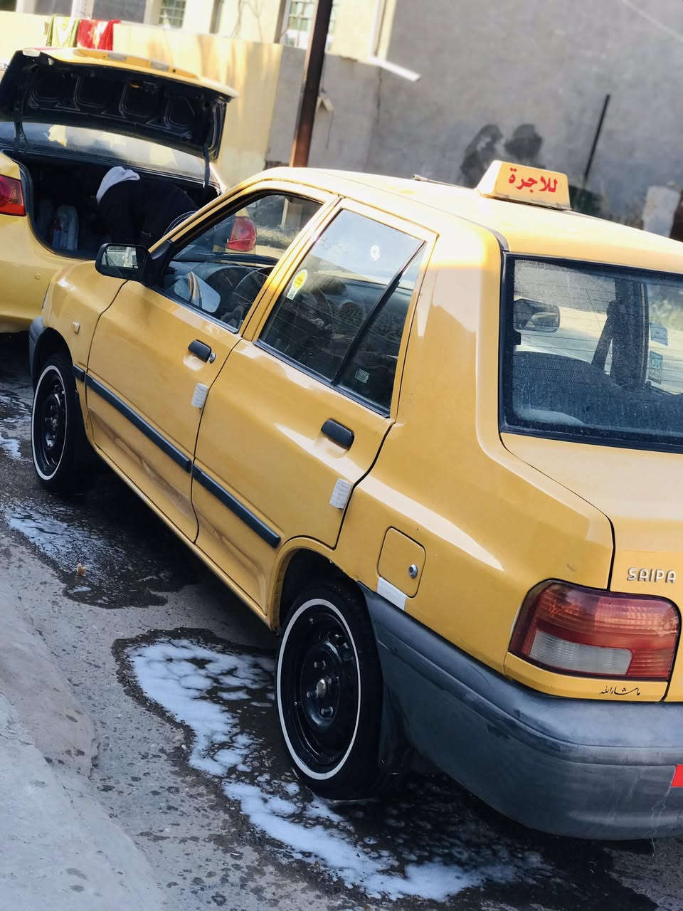 سلام عليكم سايبه للبيع موديل ١٦  كير محرك تبريد شغال بس يرادلها راديتر مال تبريد بوري طاك تخم تاير جديد بيها شاصي مفطور جهت الصدر وجاملغ السايق مصبوق والباقي كله مكفول دوشمه جديد السعر ٣٩ وبيها مجال مكاني بغداد ابو غريب /***********
