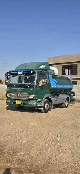 السلام عليكم اتكيو للبيع تنكر ماء تانكي مغلون داخل التانكي ماده ايبوكسي الحمولة 8000 جوبلس سيارة جاهزه للعمل  مناقصها برغي السيارة بأسمي تحويل ثاني يوم (***********) الاستفسار على هذا الرقم
