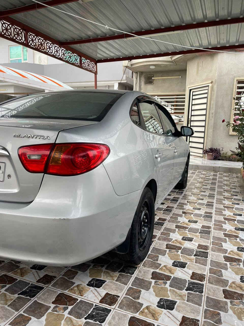 النترا 2010 توماتيك  رقم سنوية جديد بسمي كير محرك شرط بدون ضر بدون تقحيل بيها يم قبغ البنزين اشوية صبغ السعر 113 بيها مجال بسيط الشراي يتصل ***********
