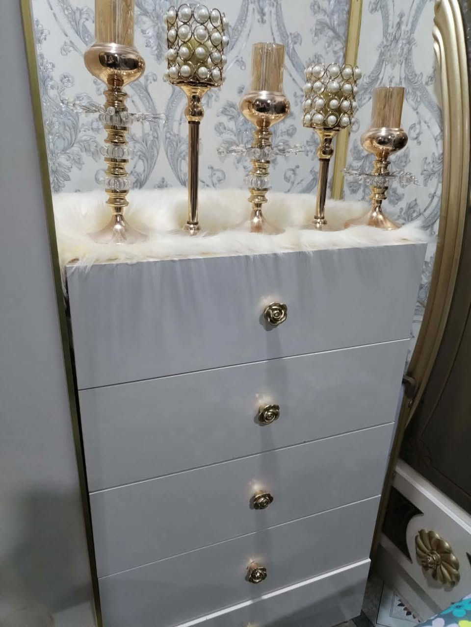 غرفة تركيا ضخمه 9 قطع نظيفه مابيها ضرر ابد 
العنوان ديوانية شارع 60


**إذا كنت صاحب هذا الإعلان وتريد حذفه لأي سبب، رجاءا أرسل رسالة إلى الدعم الفني**