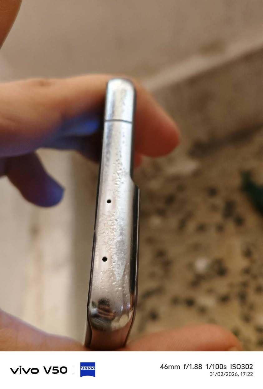 SAMSUNG S21 ULTRA || 128/12
نسخة امريكية 
نضافة 90 || موضحة بالفيديو شخوط خفيفه كلش بالشاشه
جهاز مكفووول كلشي شغال 
بدون ملحقات 
مكاني شارع فلسطين
للبيع بسعر 350 وبي مجال حك كروتك بس وياه 3 كفرات 
اخوان اليكسر بالسعر يسمع مني كلام مو حلو 
تواصل واتساب 
***********
