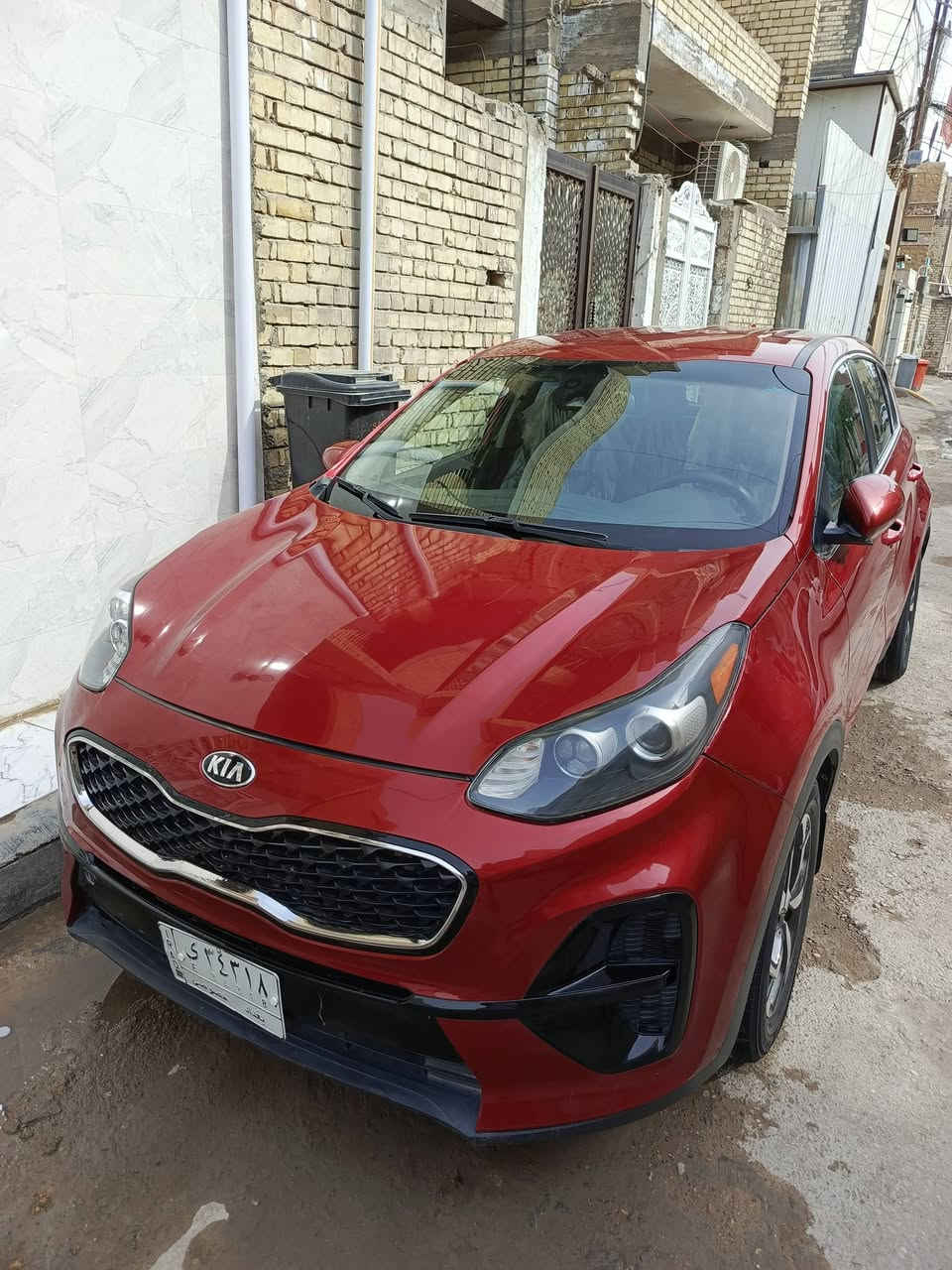 سبورتج 2021وارد امريكي كير ومحرك وصدر مكفولات تبريد ثلج حادثها بنيد تبديل فقط وبارد بحافه الجاملغ الأيمن  تحكم ستيرن قياده ثلاث وظعيات تبريد قطعتين امامي. وخلفي مانع انزلاق ومنحدرات حساس امامي السياره كلش نظيفه من البيت للدوام فقط ماشيه 61 الف باسمي والسنويه تنتهي لغايه 2033 رقم الماني السياره باسمي اول ما استوردوها من امريكا السعر 187وبيها مجال بسيط رقمي ***********
