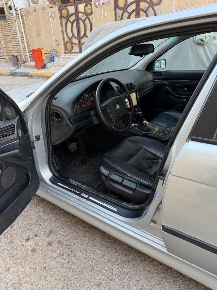 السلام عليكم BMW صقر موديل 2001 حجم 528 مصبوغة عام سيارة جاهزة رقم بغداد باسمي السعر 90$ قفل مكاني واسط كوت للتواصل ***********
