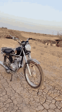 سلام عليكم دراجة للبيع اوراق اصوليه محرك رابيدؤ مبدله بس ولفات مال نامه الاصليات تعميره 24 مكاني الكوت السعر 675
***********
