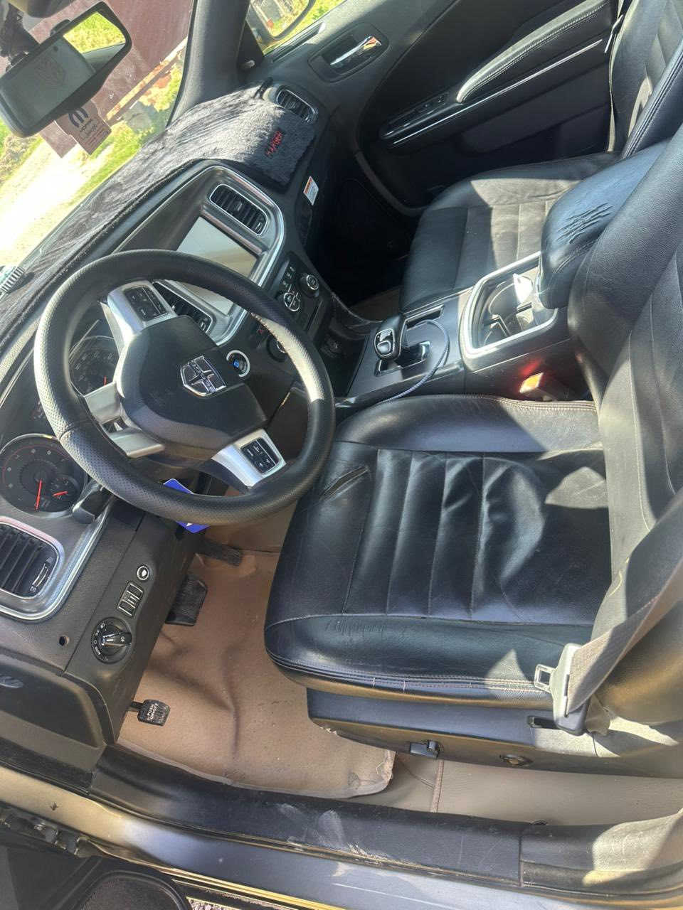 جارجر
2011 أمريكي  محرك 6 محرك وكير مكفولات سعر 150 وبي مجال تحويل مباشر تواصل بي واتساب ***********
