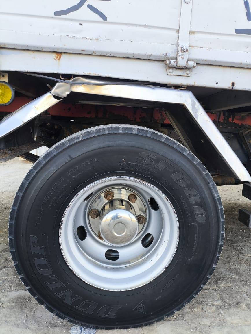 السلام عليكم
هينو شيطان للبيع المكان العماره رقم بغداد تحويل مباشر ٢٠٠٣ اصل  مكينه ٨٠ عادي السياره فول عادي مكفوله كفاله عامه كير محرك حداديه تبريد طخم تاير السياره مكفوله من الصبغ والضربه والتبديل سنويه بعدها مانافذه طول البدي ٤ونص السعر ٢٤٥ للإستفسار الاتصال على الرقم ***********واتساب 
***********
