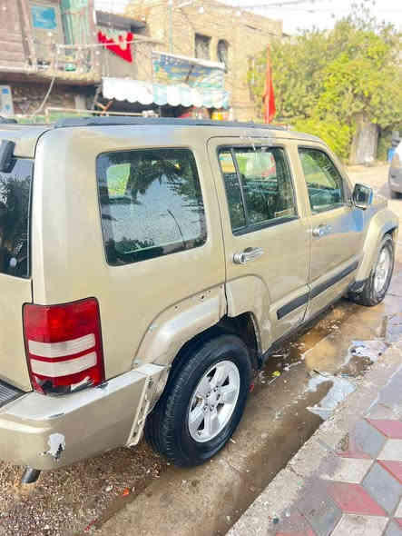 السلام عليكم جيب لبرتي 2009
كهربائيات كله شغالة محرك جديد مصارلي شهر من مبدلة بيه صفنه بالكير ب D رقم نينوى سنوية ساقطة السعر 52 وبيهة مجال بسيط
للاستفسار اكثر ***********
