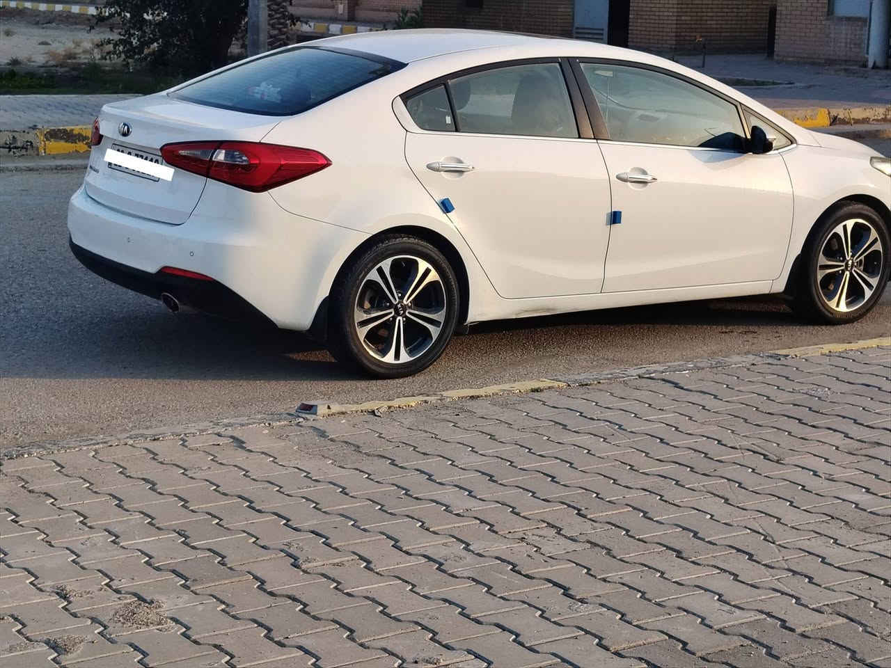 السلام عليكم
.#سيراتو ١٤  مكفول 
   للبيع سيراتو موديل ١٤ خليجي فول مواصفات عد البصمه  
 كير تبريد حداديه تخم تاير سنويه جديد رقم الدولي مكفول من كلشي  صبغ دعاميه جماليه  
والباقي مكفول
 حلوه السياره جاهزه من كلشي
السعر ١٢٩
النجف الاشرف
تفاصيل أكثر  ***********
