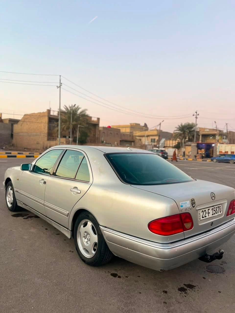 سلام عليكم مارسيدس ام عيون
موديل 1998محرك(V)بلادي خير من الله 
تبريد ثلج سياره جاهزه السعر 90للأستفسار
موبايل 📲 ***********
